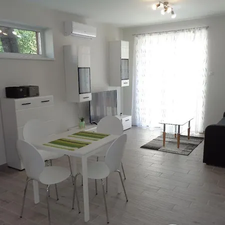 Foldszinti Apartman 15 Perc Setara A Belvarostol. Appartamento